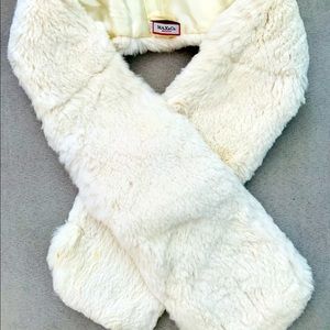 Max&Co Ivory plush scarf